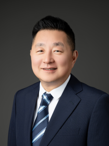 李彤
